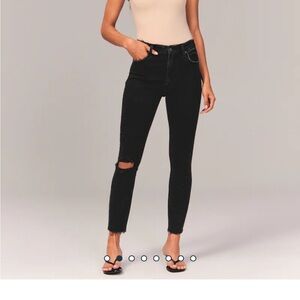 Brand new never worn size 25 Abercrombie & fitch high rise jeans
